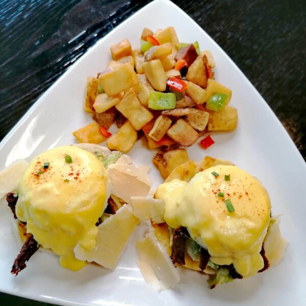 Smashed Avocado Benny*